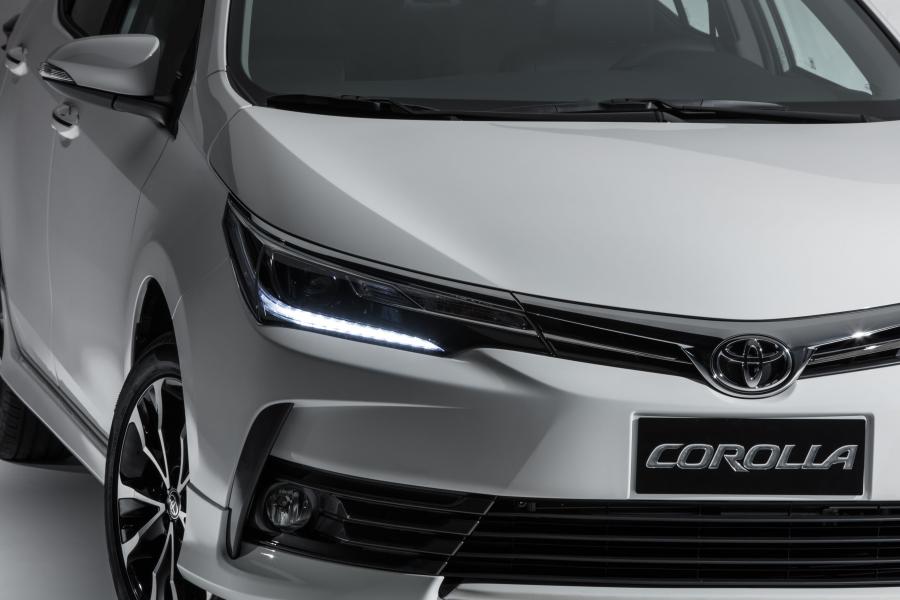 Детали экстерьера Toyota Corolla XRS 2017 года  (LA) (фото 21 из 22)
